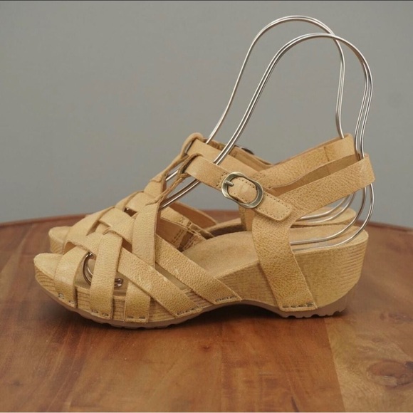 Dansko Womens Tinley Sandals Wedge Heel Slingback Beige Leather 36EU - 5.5/6 US - Picture 4 of 9